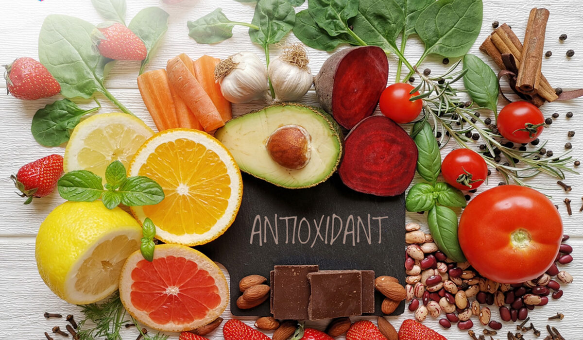 Manfaat Antioksidan untuk Mencegah Tanda Penuaan Dini Akibat Radikal Bebas