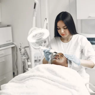 Perbedaan Collagen Stimulator dan Collost dalam Perawatan Anti-Aging