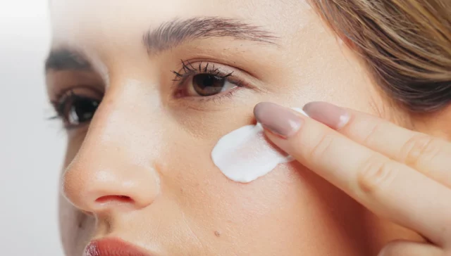 Mengapa Physical Sunscreen Lebih Cocok untuk Kulit Sensitif